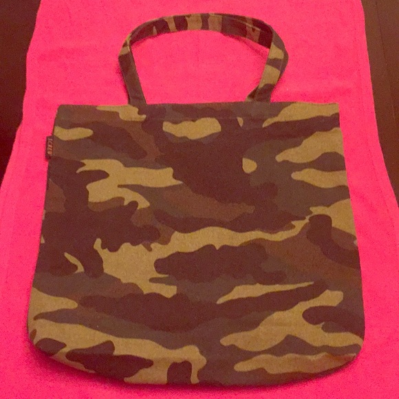 ONLY 1! J. Crew Camo Tote - Picture 4 of 10